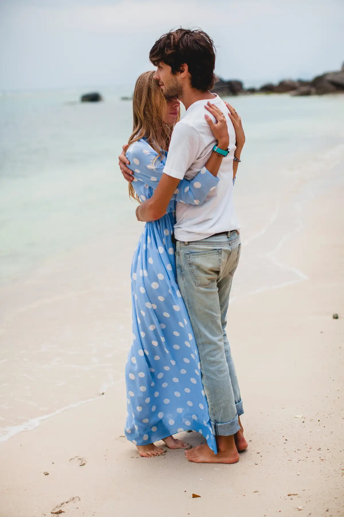 young-stylish-hipster-couple-love-tropical-beach-vacation (4)