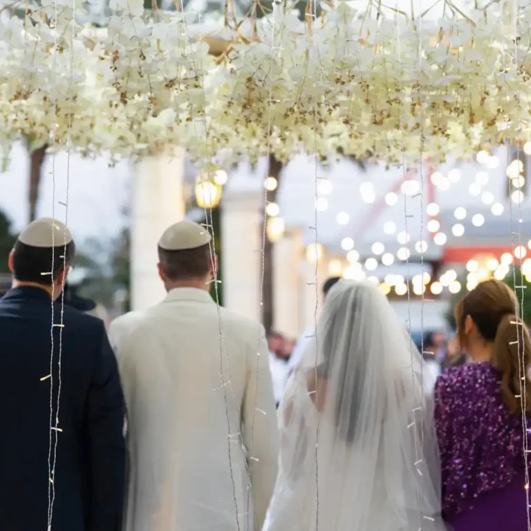 les mariés sous la houppa